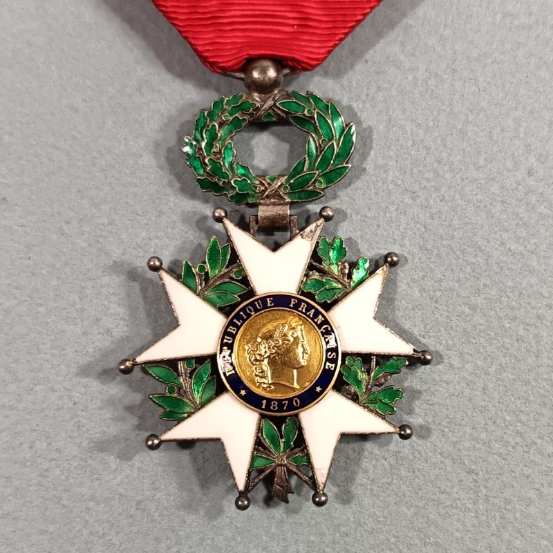 FRANCE MEDAILLE CROIX DE CHEVALIER DE L'ORDRE DE LA LEGION D'HONNEUR 3 ème REPUBLIQUE MODELE EN ARGENT